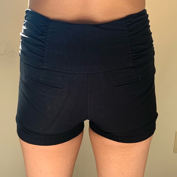 High waisted shorts - Picture 3 of 4